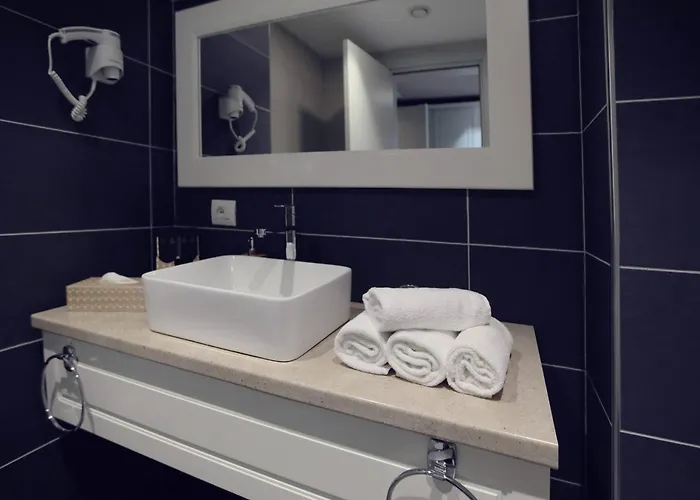 Grand Europa Affiliated By Meliá Hotel 5*