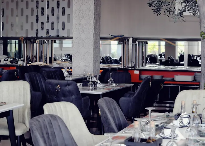 Grand Europa Affiliated By Meliá Velipojë